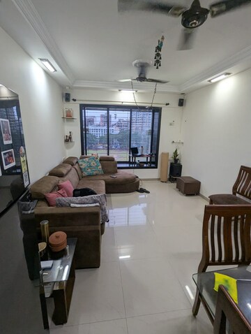 Team Area in 3 BHK Apartment at Tilak Dham, Chembur – for Rent