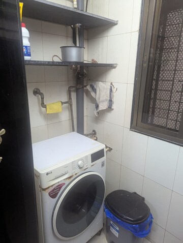 Team Area in 3 BHK Apartment at Tilak Dham, Chembur – for Rent