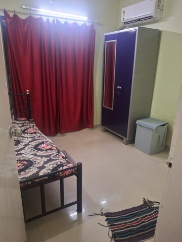Bedroom in 3 BHK Apartment at Bindra Complex, Andheri East – for Rent