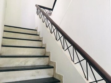 Staircase in 6+ BHK Villa at Hauz Khas – for Rent