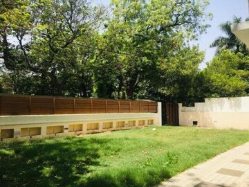6+ BHK Villa – Garden View at Hauz Khas - for Rent