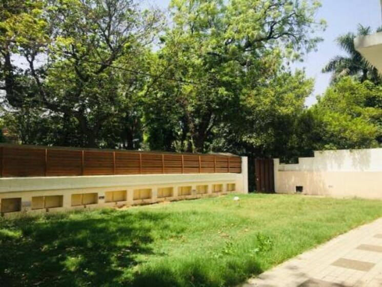 Garden, hauz khas 6+ Bedroom 9900 Sq.Ft. Villa In Hauz Khas Delhi 9147899