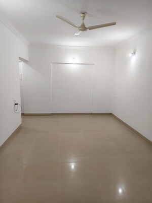 Room in 3 BHK Apartment at Naren Hills, Wanwadi – for Sale