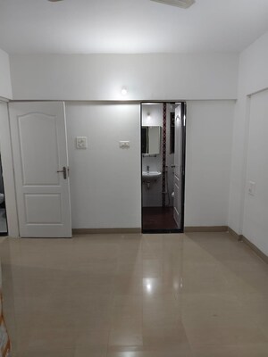 Room in 3 BHK Apartment at Naren Hills, Wanwadi – for Sale
