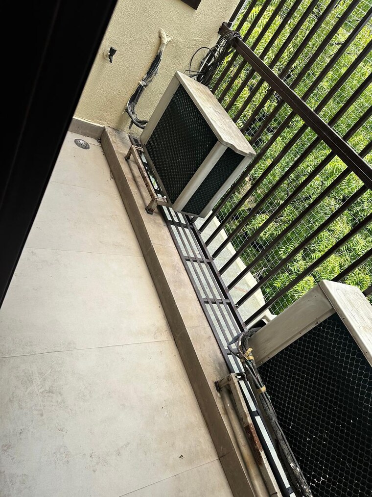 Balcony, east of kailash 3 Bedroom 1600 Sq.Ft. Builder Floor In East Of Kailash Delhi 9147925