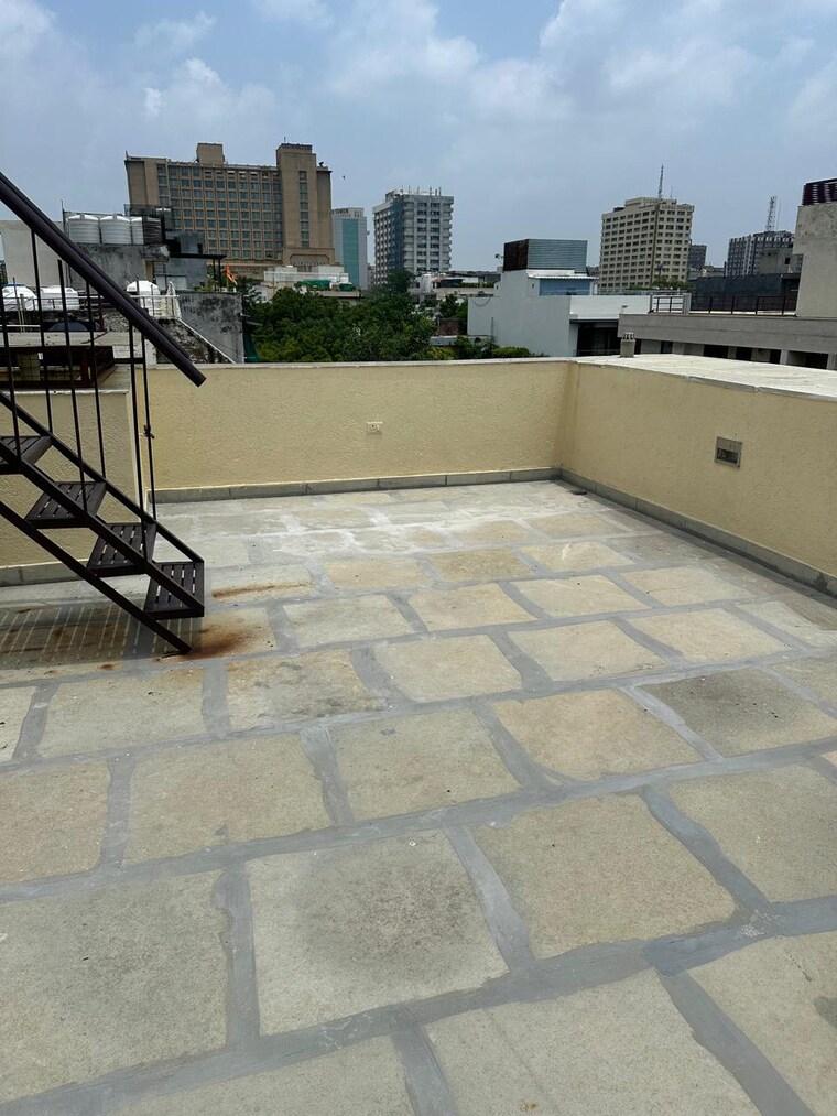 Balcony, east of kailash 3 Bedroom 1600 Sq.Ft. Builder Floor In East Of Kailash Delhi 9147925