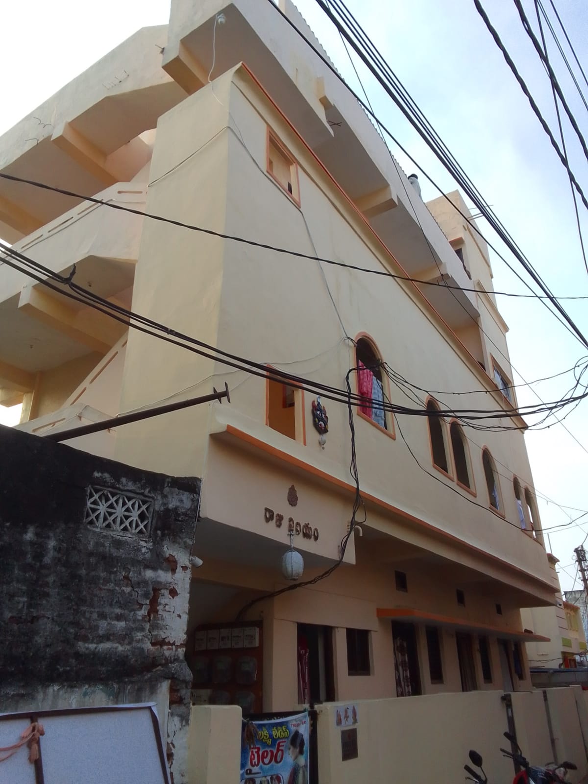 4 BHK + Extra Room Independent House For Sale in Dilsukh Nagar