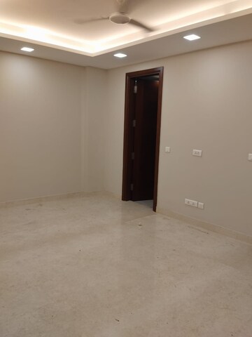 Room in 4 BHK Builder Floor at Hauz Khas – for Rent