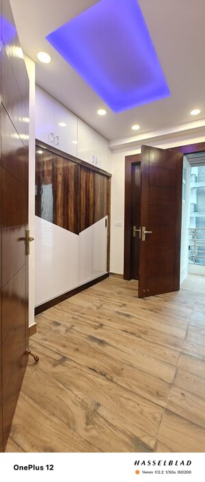 Room in 2 BHK Builder Floor at Sector 73 – for Sale