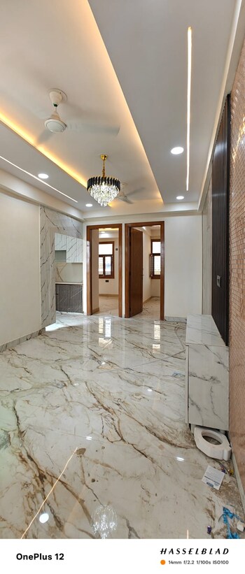 2 BHK Builder Floor for Sale in Sector 73, Noida