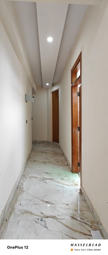 Building Lobby in 3 BHK Builder Floor at Sector 73 – for Sale
