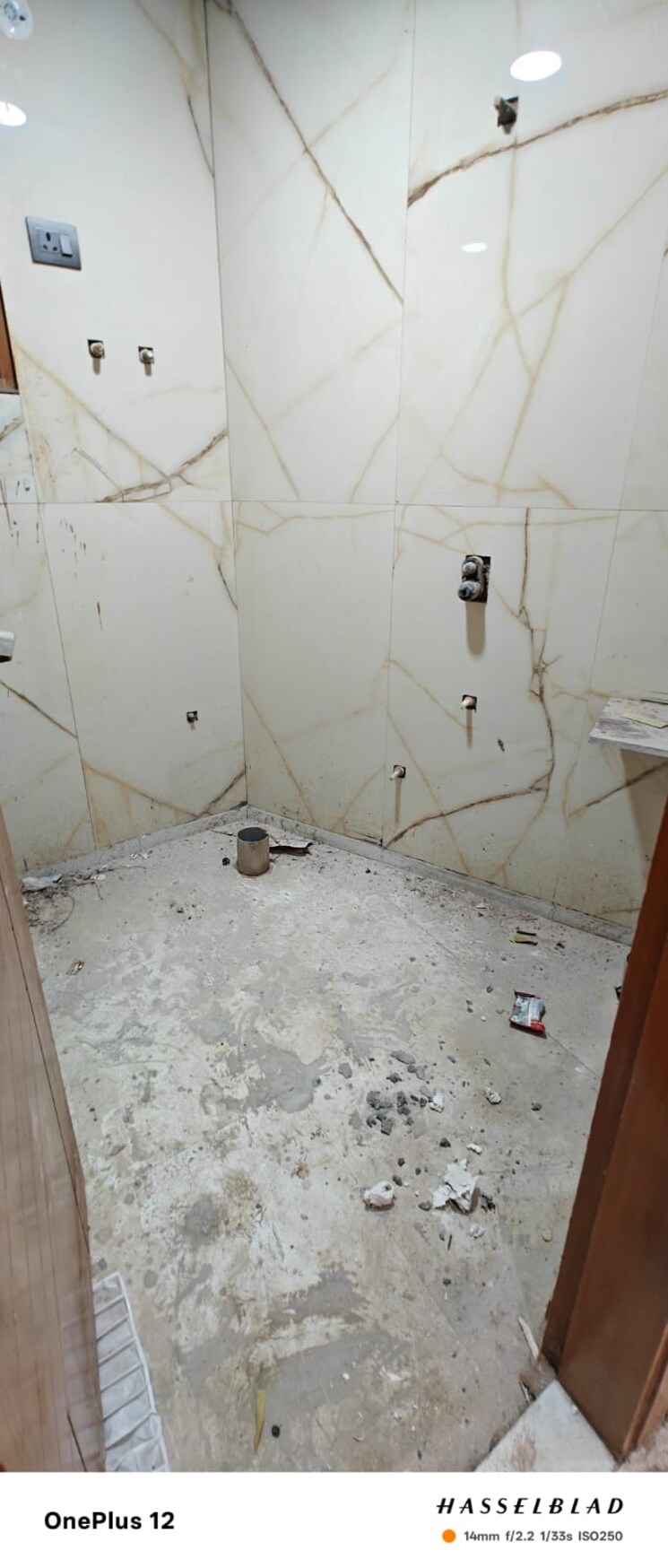 Bathroom, sector 73 3 Bedroom 1400 Sq.Ft. Builder Floor In Sector 73 Noida 9147970