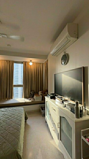Bedroom in 3 BHK Apartment at Oberoi Realty Esquire, Goregaon East – for Rent