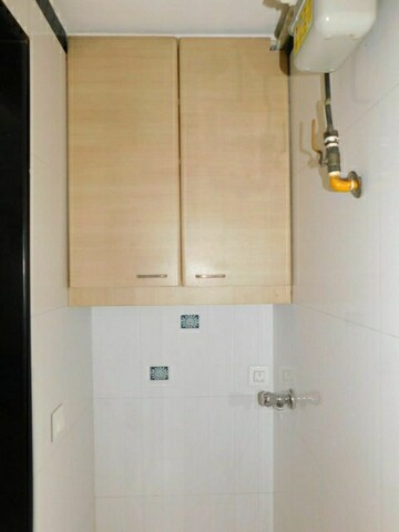 Bathroom in 2 BHK Apartment at Group Seven Rushi Heights, Goregaon East – for Rent