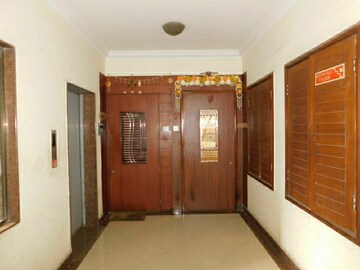 Room in 2 BHK Apartment at Group Seven Rushi Heights, Goregaon East – for Rent