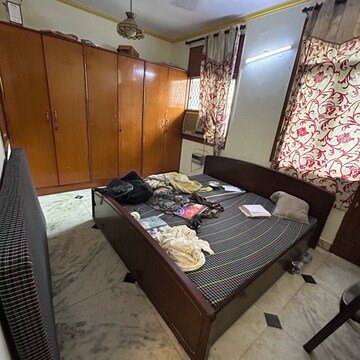 Bedroom in 1 BHK Builder Floor at Kotla Mubarakpur – for Rent