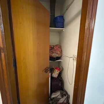 Furnished Amenities in 1 BHK Builder Floor at Kotla Mubarakpur – for Rent