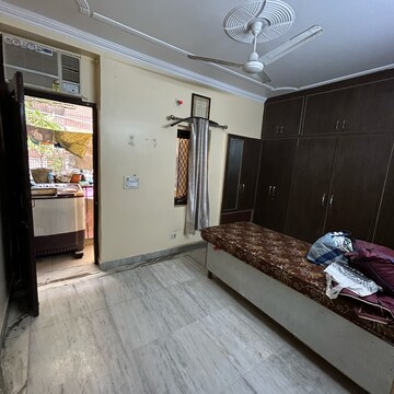 Room in 2 BHK Builder Floor at South Extension I – for Rent
