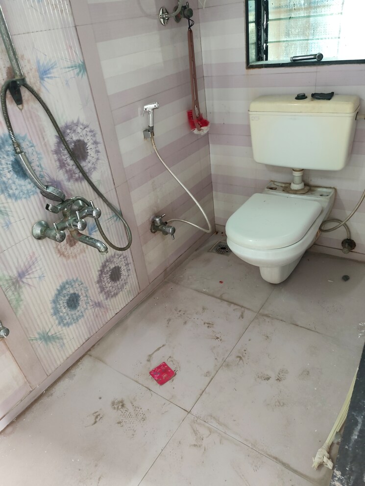 Bathroom, agarwal-vrindavan-gardens 2 Bedroom 900 Sq.Ft. Apartment In Nalasopara East Palghar 9148071