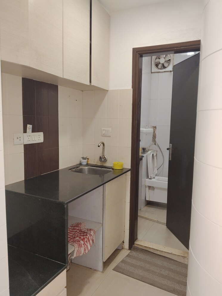 Kitchen, netaji subhash place Commercial Office Space 978 Sq.Ft. In Netaji Subhash Place Delhi 9148082