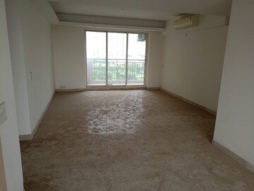 Room in 4 BHK Apartment at Bestech Park View Grand Spa, Sector 81 – for Sale