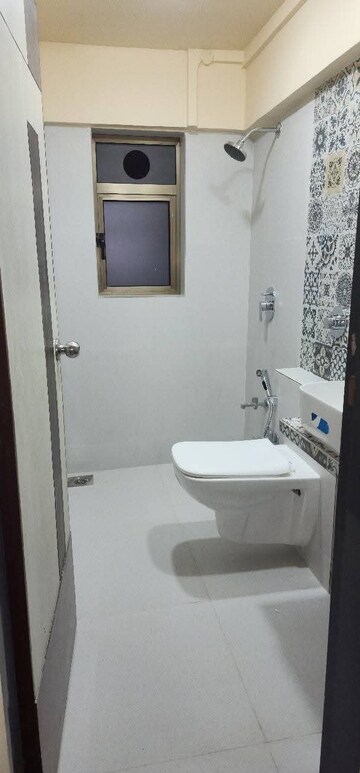 Bathroom in 3 BHK Apartment at Pearl Arcade Andheri, Andheri West – for Rent
