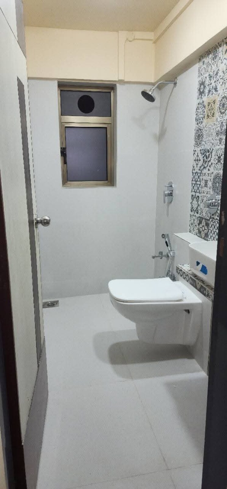 Bathroom, pearl-arcade-andheri 3 Bedroom 1000 Sq.Ft. Apartment In Andheri West Mumbai 9148146