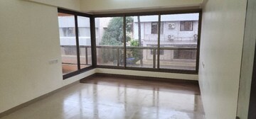 Room in 3 BHK Apartment at Pearl Arcade Andheri, Andheri West – for Rent