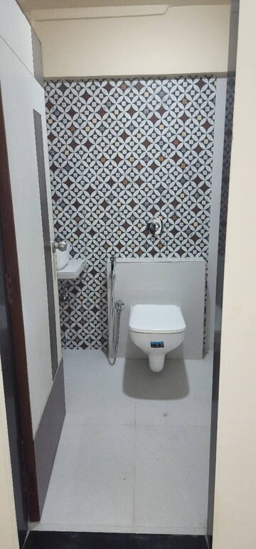 Bathroom in 3 BHK Apartment at Pearl Arcade Andheri, Andheri West – for Rent