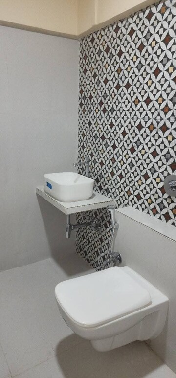 Bathroom in 3 BHK Apartment at Pearl Arcade Andheri, Andheri West – for Rent