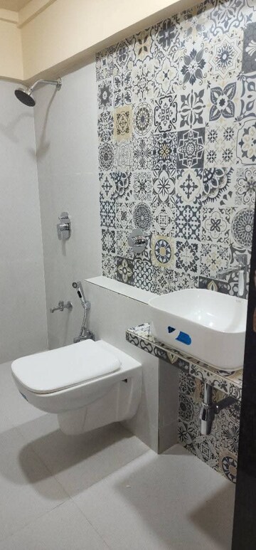 Bathroom in 3 BHK Apartment at Pearl Arcade Andheri, Andheri West – for Rent