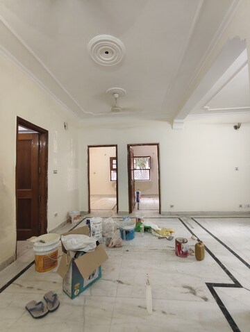 Room in 2 BHK Apartment at DDA Rosewood Apartments, Vasant Kunj – for Rent