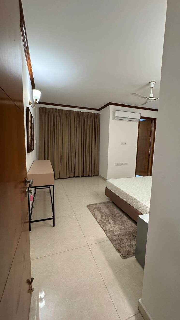Master Bedroom, malcha marg 3 Bedroom 3000 Sq.Ft. Apartment In Malcha Marg Delhi 9148169