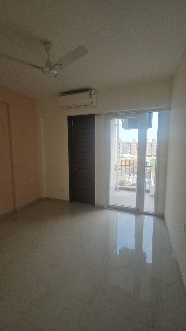 3.5 BHK + Study Room Builder Floor For Rent in Smart World Gems
