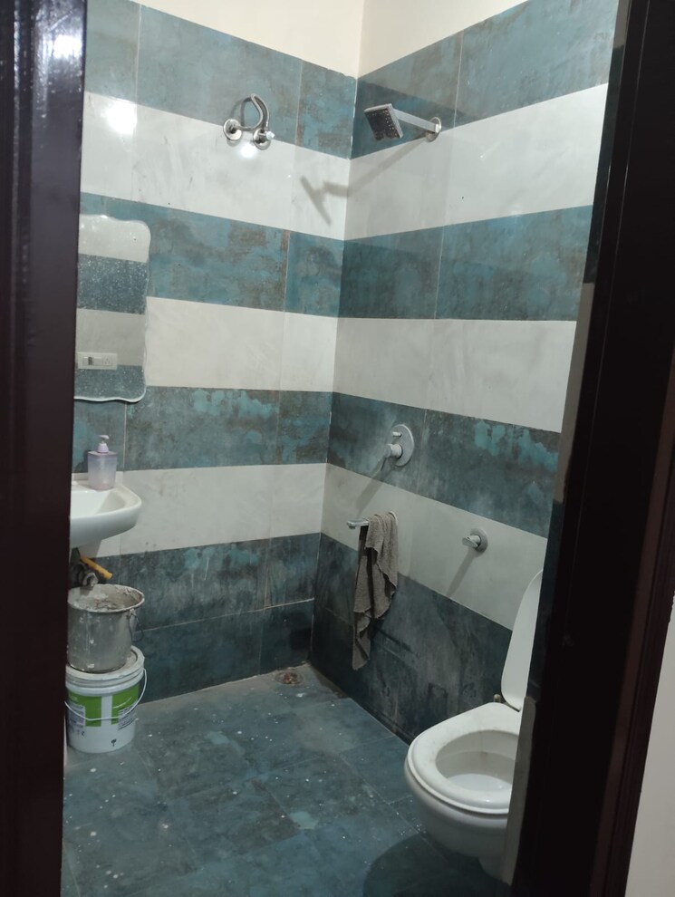 Bathroom, dhakoli 3 Bedroom 1350 Sq.Ft. Builder Floor In Dhakoli Zirakpur 9148193
