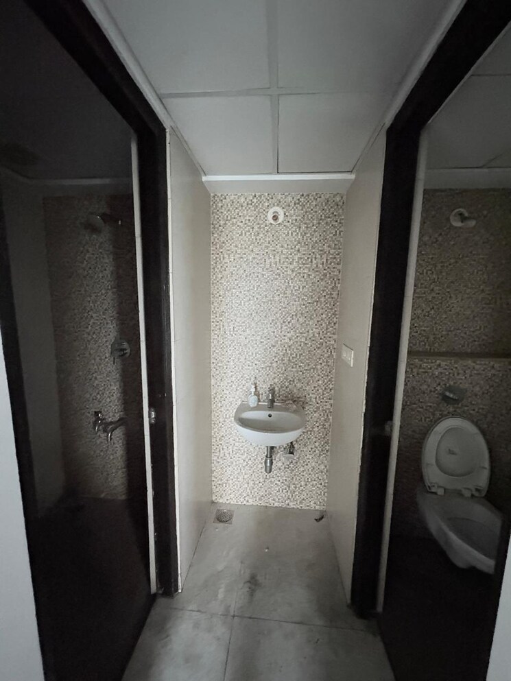 Bathroom, lodha-palava-city-lakeshore-greens 1 Bedroom 505 Sq.Ft. Apartment In Dombivli East Thane 9148215