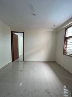 1 BHK + Extra Room Apartment For Sale in Golf Link Apartment Secto