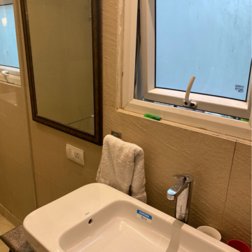 Team Area in 1 BHK Builder Floor at Boutique Residential Apartments N-136, Panchsheel Park – for Rent