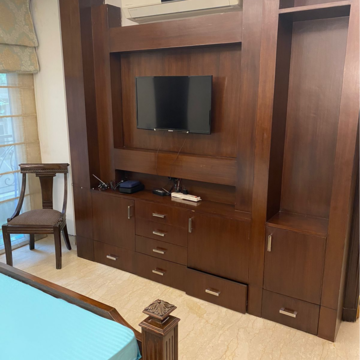 Room in 1 BHK Builder Floor at Boutique Residential Apartments N-136, Panchsheel Park – for Rent