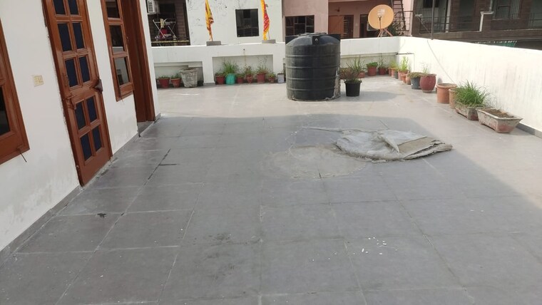  Parking, ambala highway 6 Bedroom 1850 Sq.Ft. Independent House In Ambala Highway Zirakpur 9148231