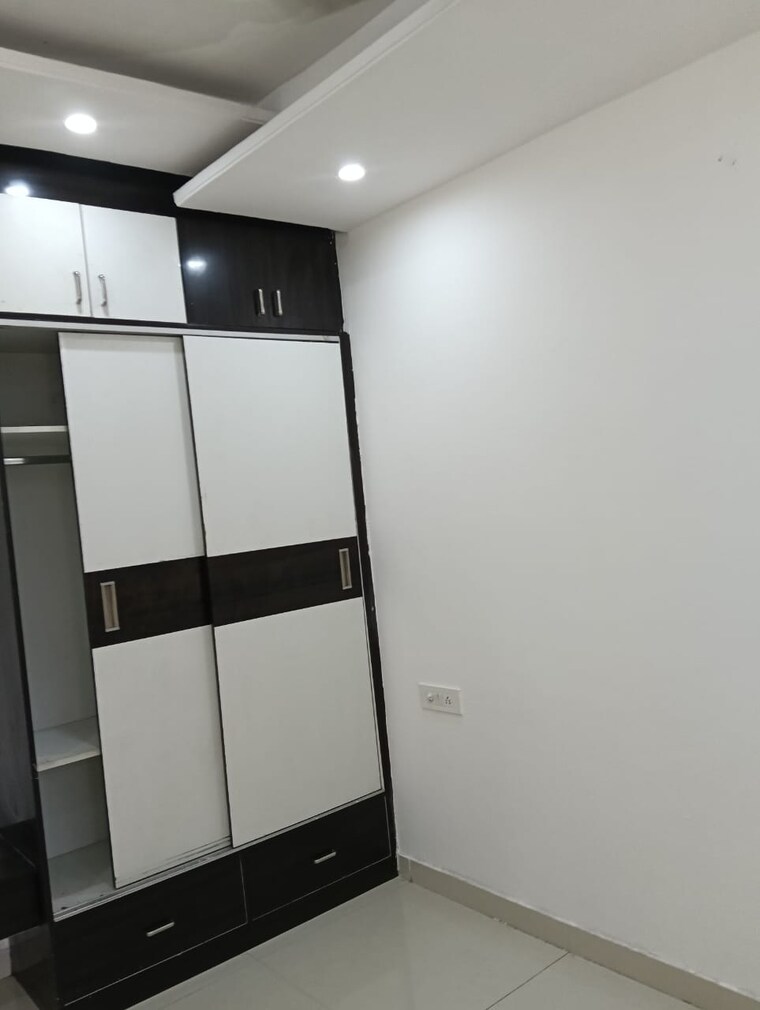 Room, ambala highway 3 Bedroom 1000 Sq.Ft. Independent House In Ambala Highway Zirakpur 9148250
