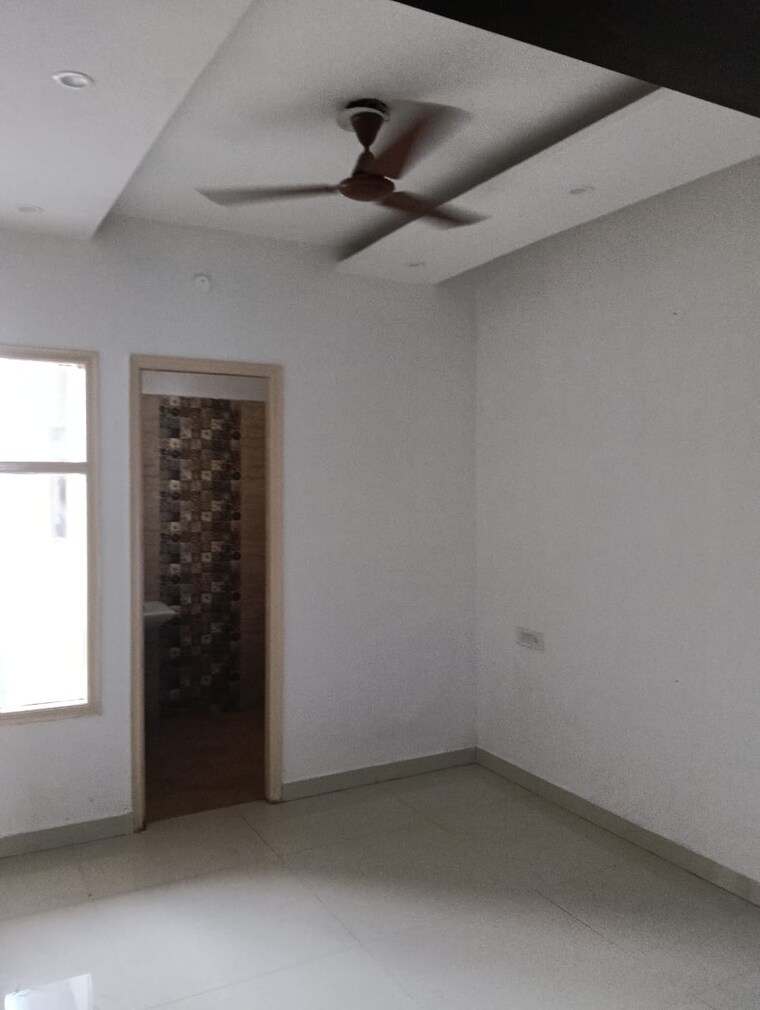 Room, ambala highway 3 Bedroom 1000 Sq.Ft. Independent House In Ambala Highway Zirakpur 9148250