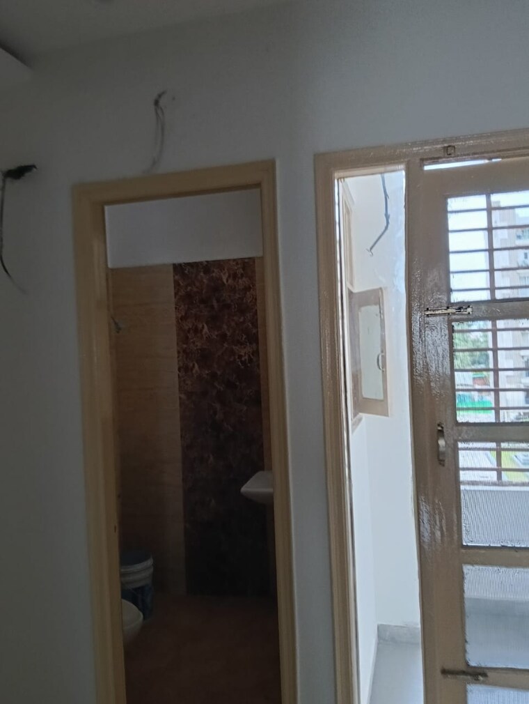 Attached Bathroom, ambala highway 3 Bedroom 1000 Sq.Ft. Independent House In Ambala Highway Zirakpur 9148250