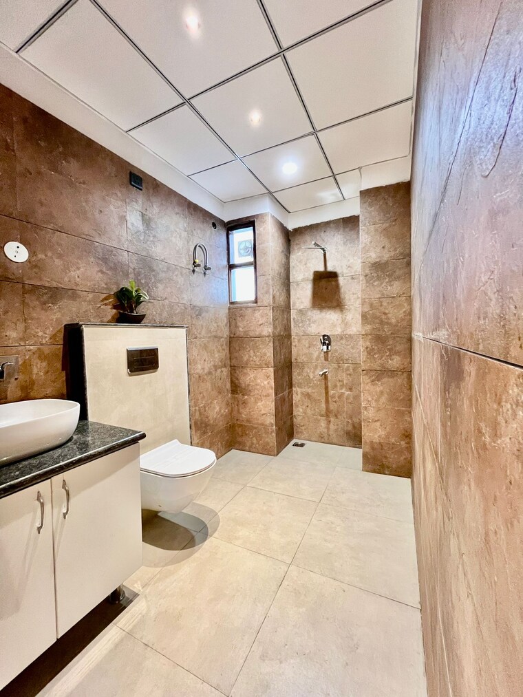 Bathroom, pir machalla 3 Bedroom 1850 Sq.Ft. Apartment In Pir Machalla Zirakpur 9148255