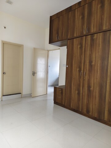 Room in 1 BHK Apartment at Halasuru – for Rent