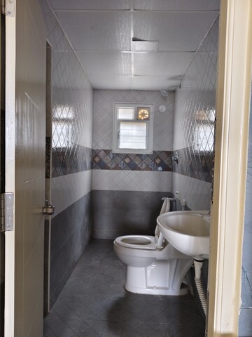 Bathroom in 1 BHK Apartment at Halasuru – for Rent
