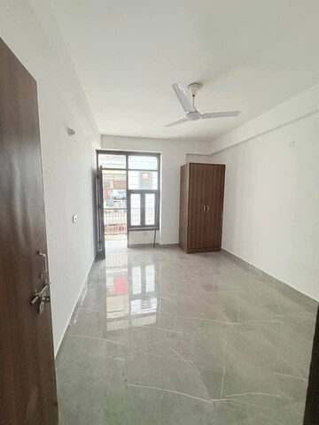 Room in 1 BHK Builder Floor at Neb Sarai – for Rent