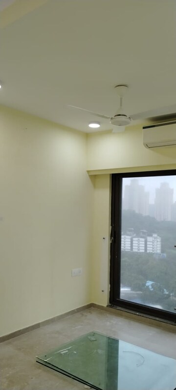 Room in 3 BHK Apartment at Kanakia Silicon Valley, Powai – for Rent