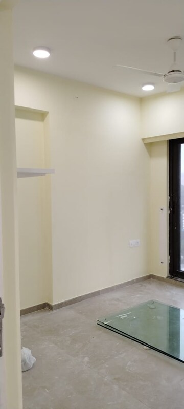 Room in 3 BHK Apartment at Kanakia Silicon Valley, Powai – for Rent