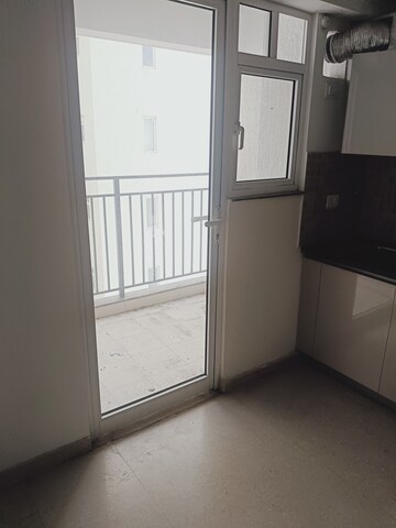 Room in 3 BHK Apartment at Sector 43 – for Rent